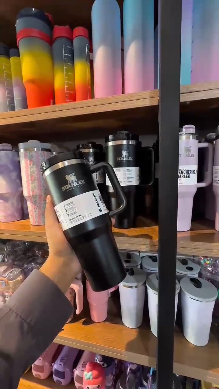 Black Stanleyy Tumbler 40oz – Premium Quality